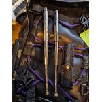 อัพเกรดใหม่ ระบบและคลิปพก นุ่มนวลขึ้น ท้ายเพิ่มเกลียวใช้ทุบกระจกได้ 🎯 มี 2 สี สีดำโครเมี่ยม กับสีขาวโครเมียม เวลากางเต็มที่ยาว 12.2 นิ้ว เวลาพับเก็บ 5.3 นิ้ว หนัก 220 กรัม