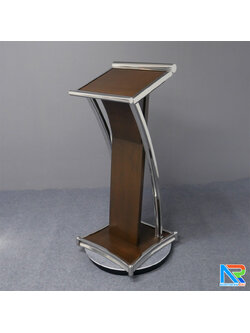 โพเดียมไม้สีโอ๊ค ตกแต่งสแตนเลส เกรด304 ขนาด (W) 47 x (D) 44 x (H)120 cm.