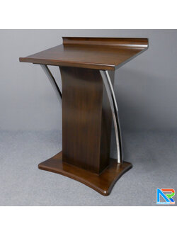 โพเดียมไม้ ยืนคู่ สีโอ๊คเข้ม ขนาด (W) 90x (L) 63 x (H) 120 cm. ตกแต่งเสาโค้งสแตนเลสเกรด 304
