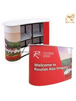 เคาน์เตอร์สำเร็จรูป รุ่นโค้ง TOPสีขาว มีช้นวาง ขนาด (W)133 x (D)39 x (H) 90 cm.โครงอะลูมิเนียม พับเก็บได้ เคลื่อนย้ายสะดวก