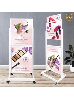 ป้ายตั้งพื้นเหล็ก กรอบคู่ สีขาว มีล้อ (W) 58 × (L) 73 x (H) 160 cm. สอดงานด้านบน โชว์ภาพ2ด้าน ถอดประกอบได้