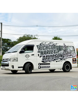 งานพิมพ์สติ๊กเกอร์ รีมูฟหลังเทา ติดรถตู้ ไม่มีคราบกาวตกค้าง มีบริการติดตั้ง