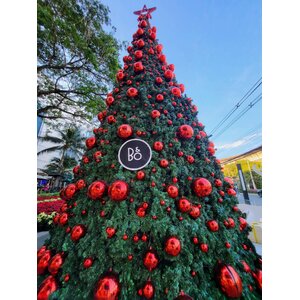 ให้เช่าต้นคริสต์มาสปลอมขนาดใหญ่