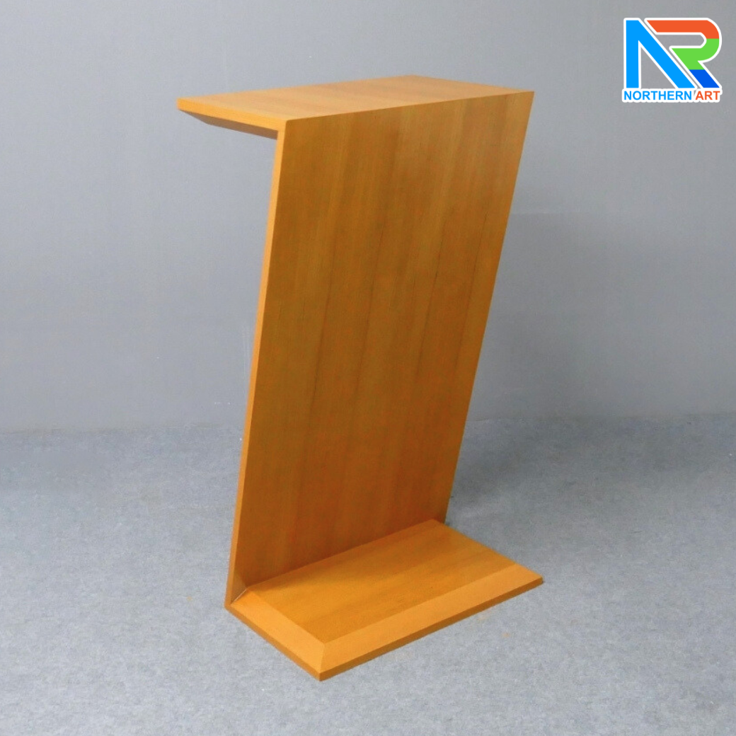 โพเดียมไม้ สีสัก ทรง Z ขนาด (W)60 x (L)40 x (H)110 ซม. แข็งแรง ทรงสวย เหมาะสำหรับการนำเสนอทุกโอกาส