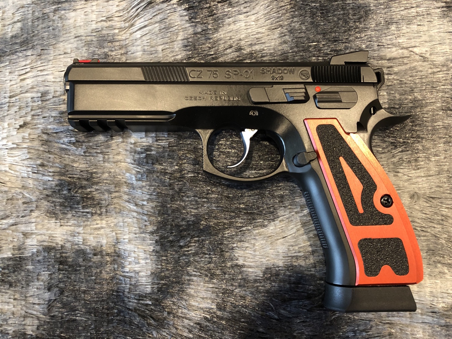 [ปืนฝากขายมือสอง] CZ Shadow 1 SP01 9มม สภาพดีเหล็กล้วน ประกับอลูมิเนียมแต่งซื่ง ไกเดิมๆ ครบเครื่อง ลงแข่งได้ทุก Division ** รับประกันตัวปืนและเอกสารเช่นเดิม **