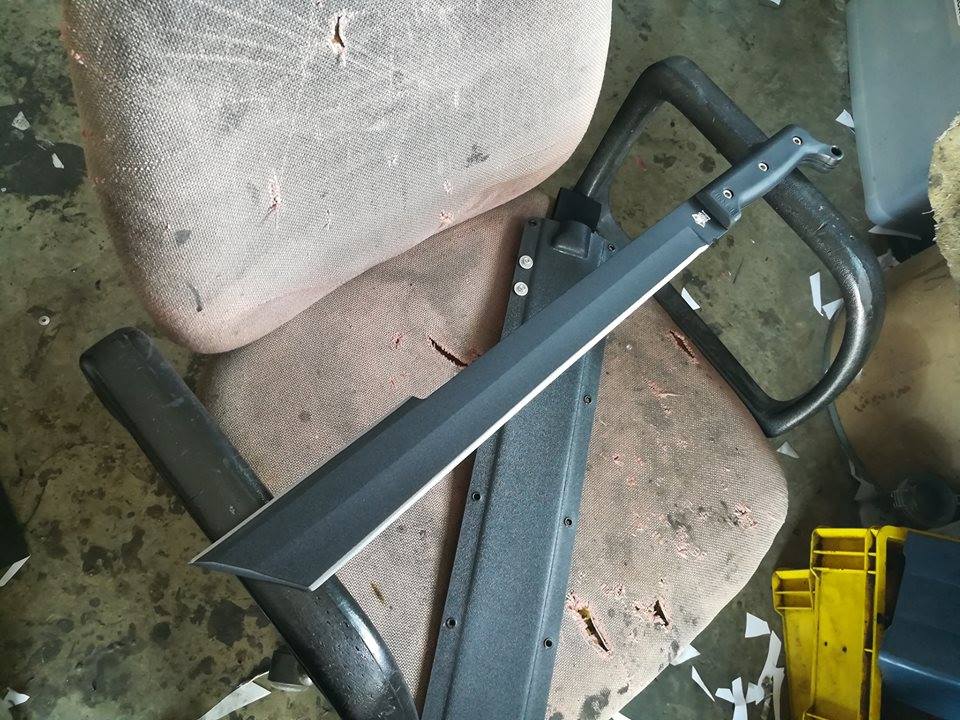 สิงห์คำราม ใบคม2 ฝั่ง ครึ่ง เหมาะกับงานที่ต้องการใช้หน้างานเต็มพื้นที่ เป็นงานHandmade by PPKNIFE