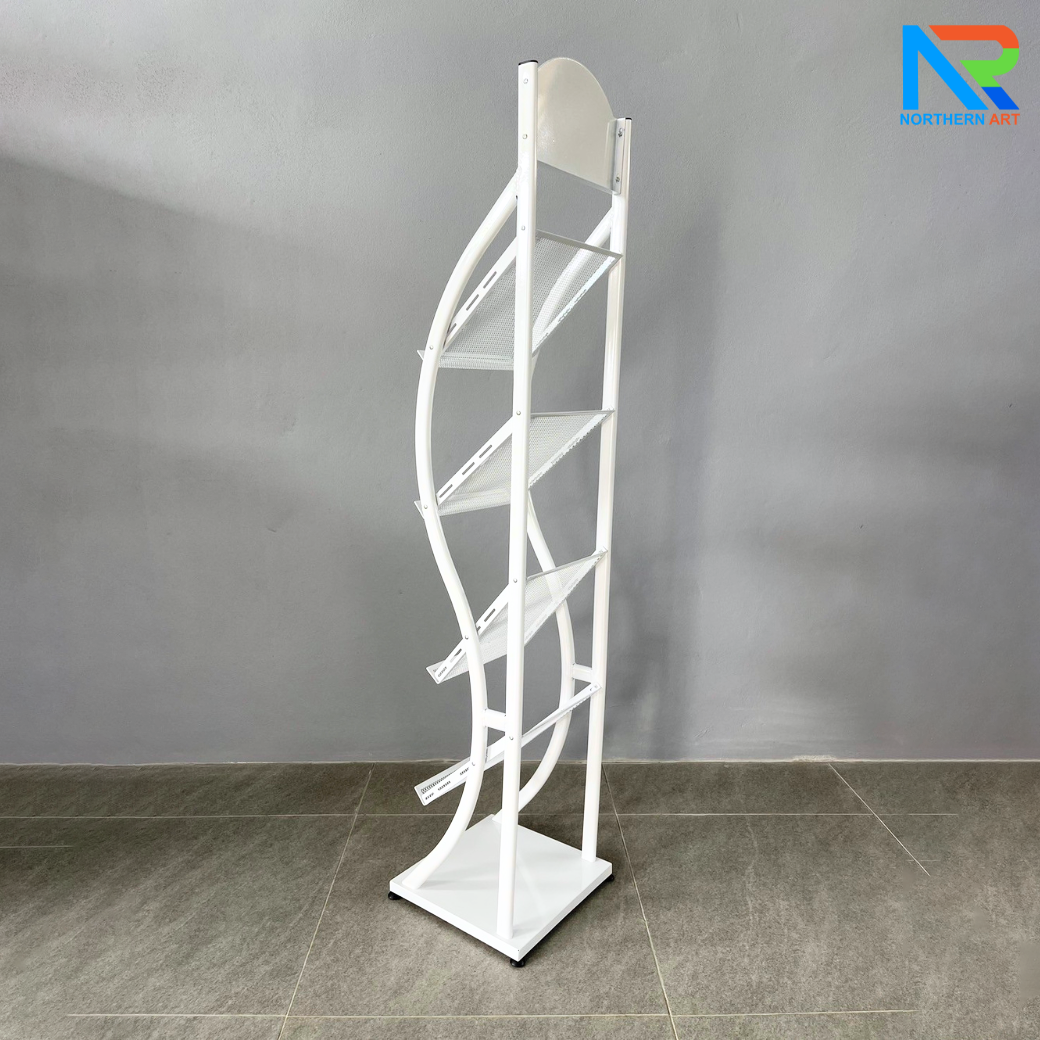 ชั้นวางโบรชัวร์เหล็กA4 สีขาว 4 ชั้น ทรง S ขนาด (W)31.5 X (L)31 X (H)149 cm. ถอดประกอบได้