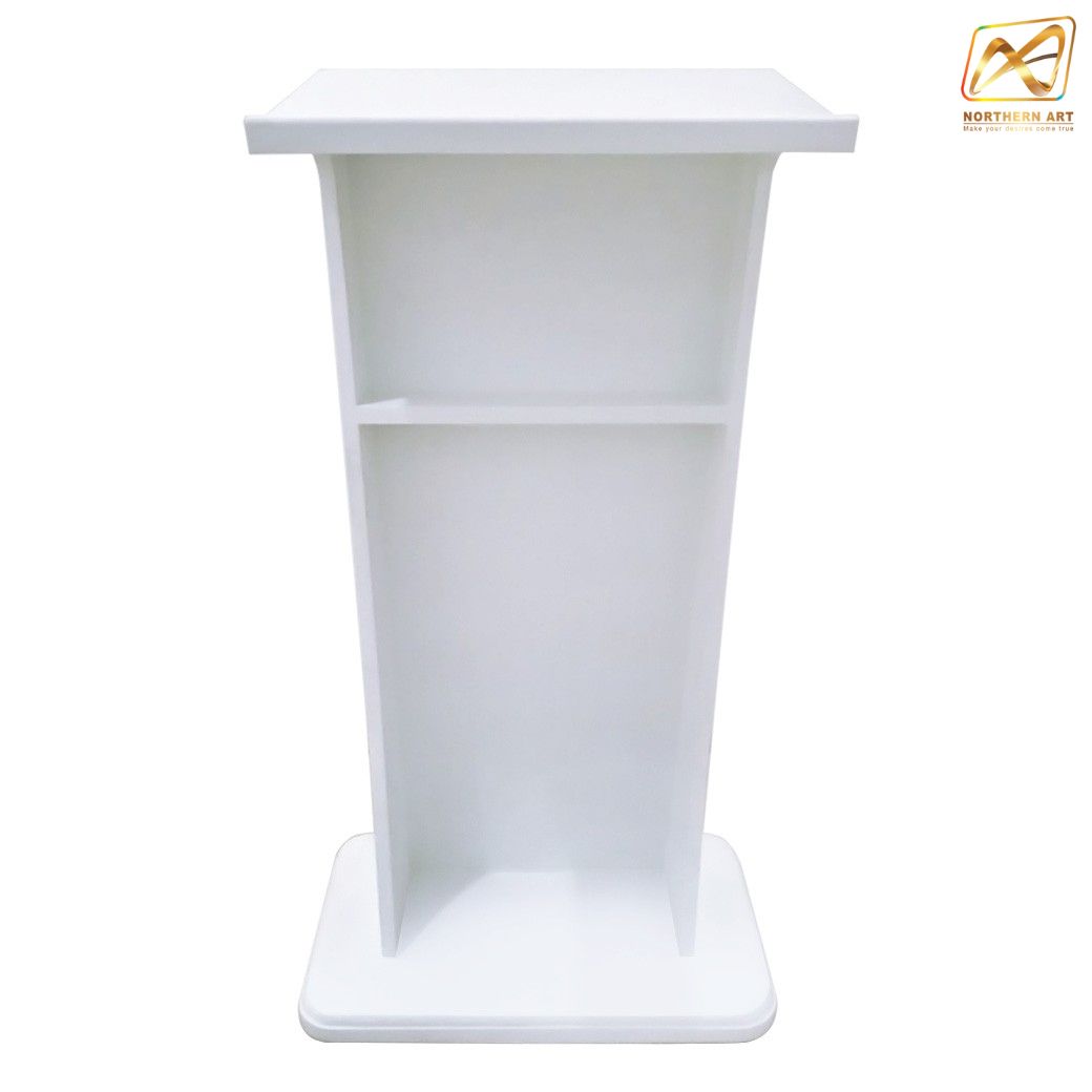 โพเดียมไม้ สีขาว รุ่น PD-11 ทรงโมเดิร์น ขนาด (W)55 x (L)40 x (H)115 cm. TOP เอียง พร้อมชั้นวางของ