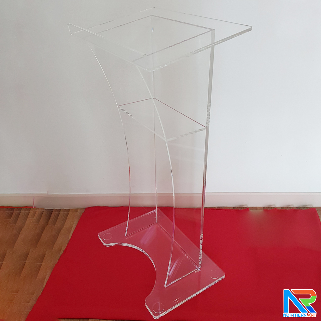 โพเดียม อะคริลิคใส AC-05 ขนาด (W)60 x (L)40 x (H)115 cm. TOP เอียงพร้อมกันตก วัสดุอะคริลิคใส หนา 10-20 มม.