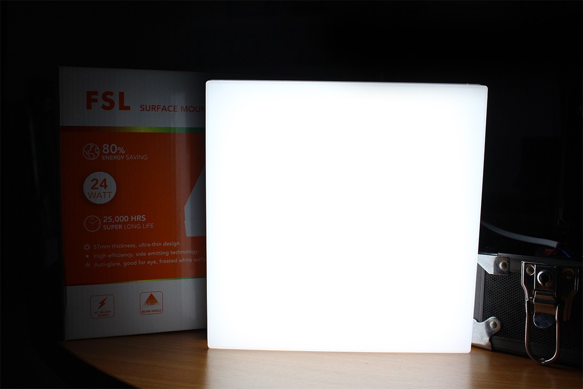 โคมติดลอย ทรงเหลี่ยม FSL-KC-PN-S-24W แสงขาวและแสงวอร์มไวท์