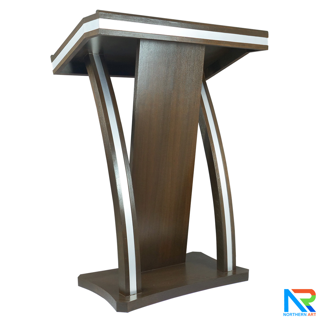 โพเดียมไม้ ยืนคู่ สีโอ๊คเข้ม ขนาด (W)90 x (L)52 x (H)120 cm. ตกแต่งแถบลามิเนตสีเงินเงาTOPและเสาข้าง