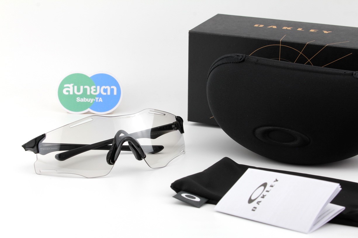 Oakley CYBR ZERO Polished Black / Clear Photochromic 50% Black OO9512D-06