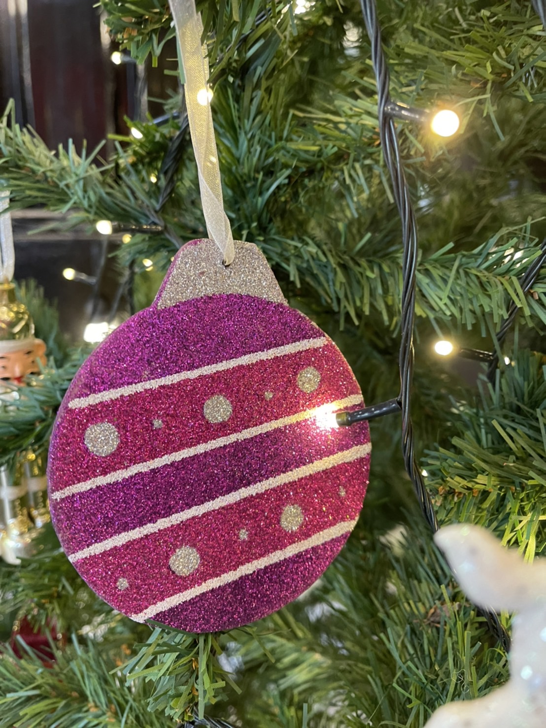 ต้นคริสต์มาสรวมของตกแต่ง