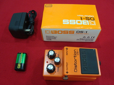 ขายแล้ว*เอฟเฟคกีต้าร์ BOSS รุ่น Distortion DS1 พร้อม Adapter คู่มือ กล่อง สภาพใหม่