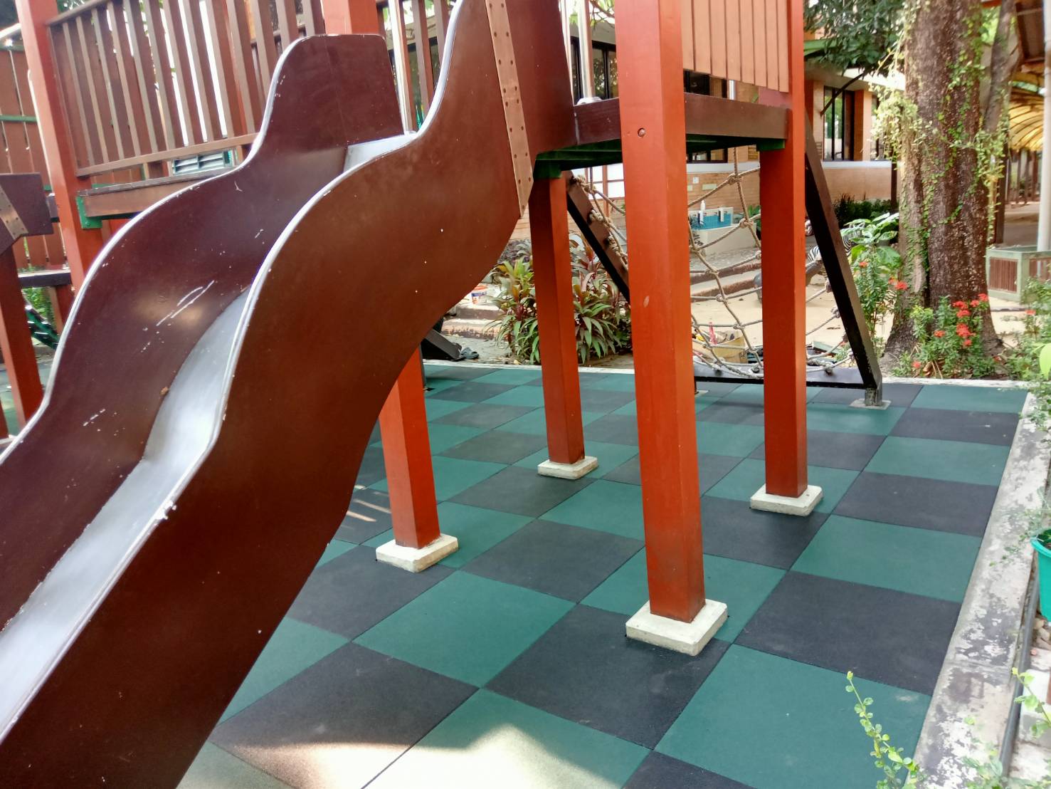 แผ่นปูพื้น แผ่นรองพื้น แผ่นปูพื้นกันกระแทก