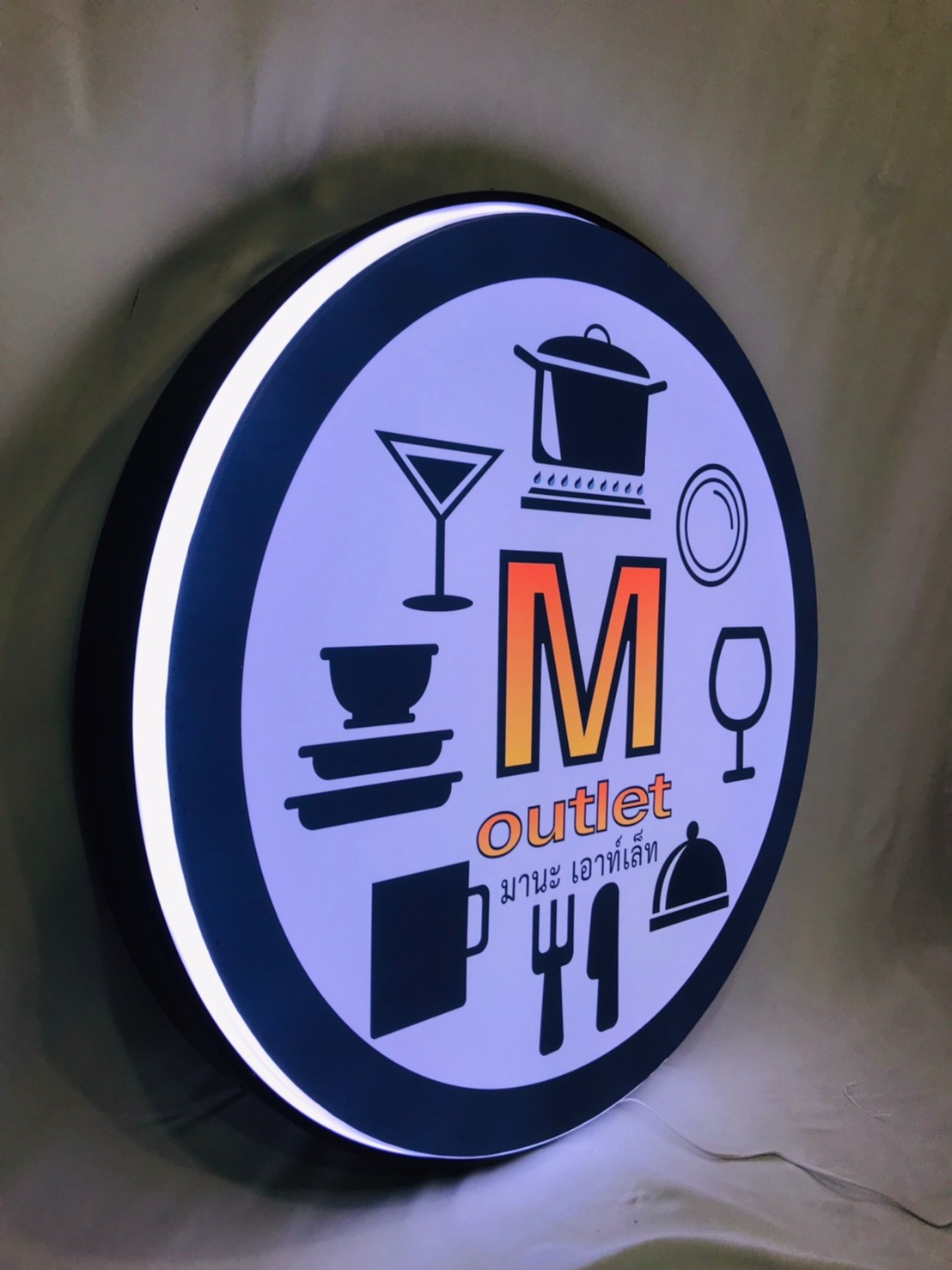 ตู้ไฟLED วงกลม 1 หน้า ขอบสีดำ หน้าเรียบ พร้อมอะคริลิคสีขาว (ราคาเฉพาะโครงตู้ไฟ ไม่รวมงานพิมพ์ )