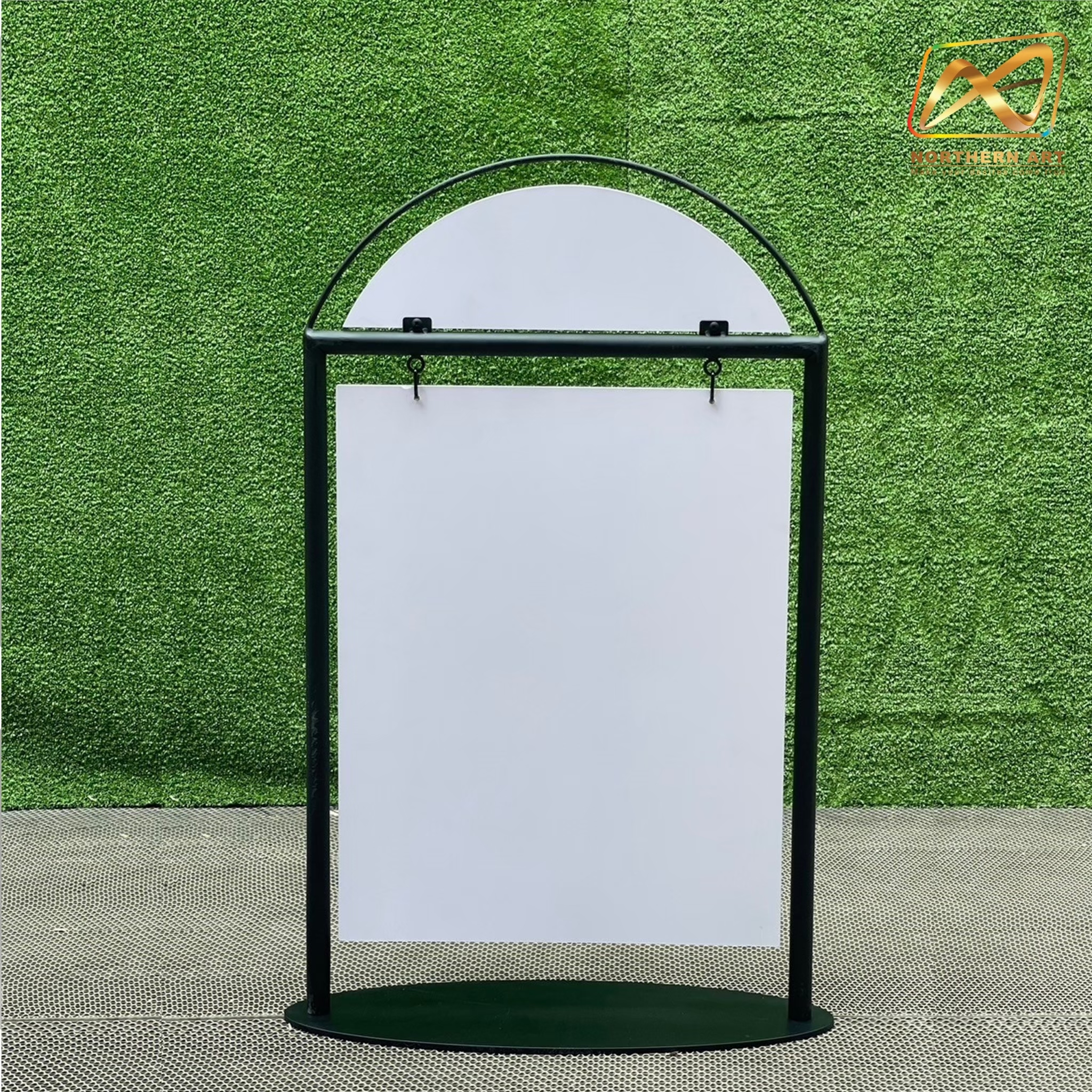 ป้ายตั้งพื้น ป้้ายมินิมอล เหล็กสีดำ ขนาด (W)59 x (H)95 cm. โชว์งานพิมพ์ 2 ด้าน ฐานวงรี ถอดประกอบได้