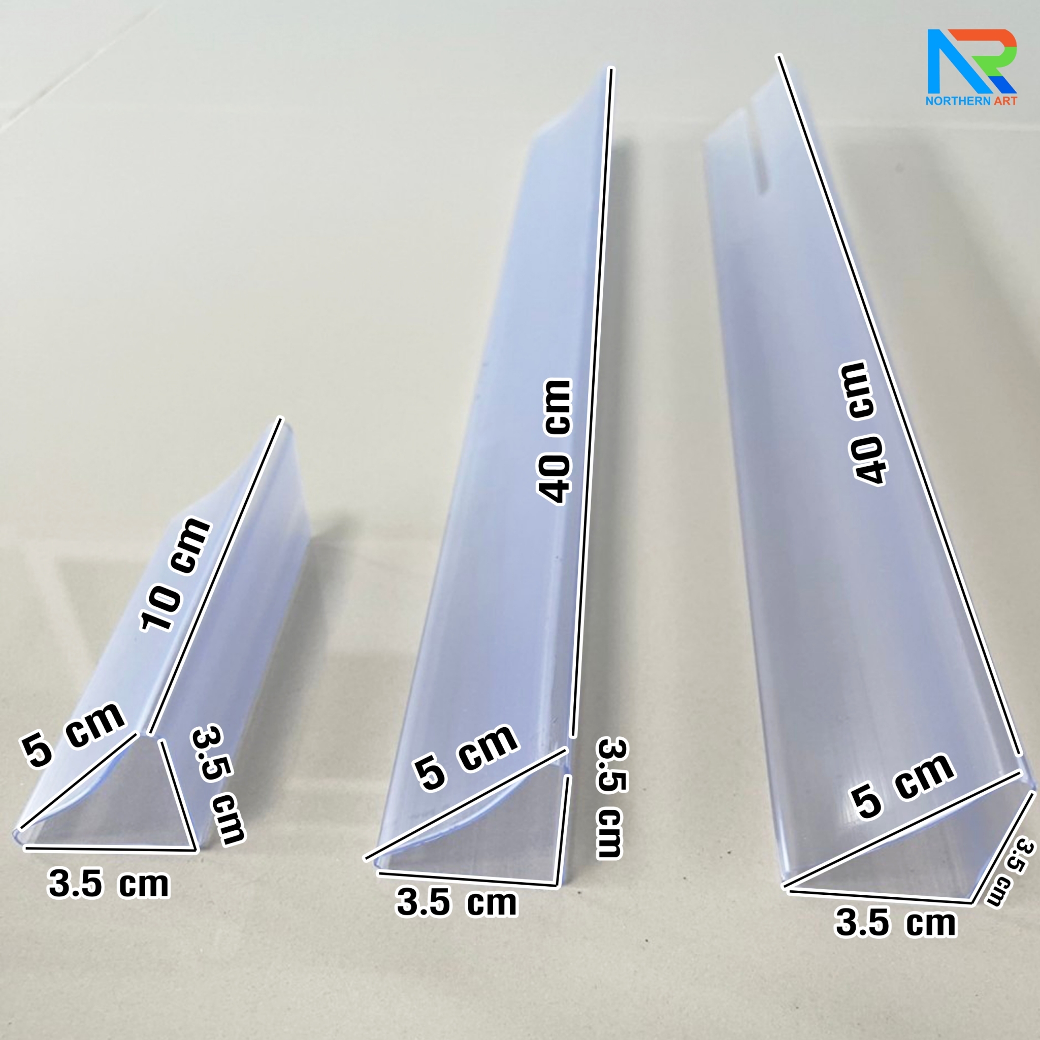 ชั้นวางสินค้าพลาสติก 3 ชั้น สีแดง ขนาด (W) 53 x (L) 35 x (H) 140 cm. น้ำหนักเบา ถอดประกอบได้