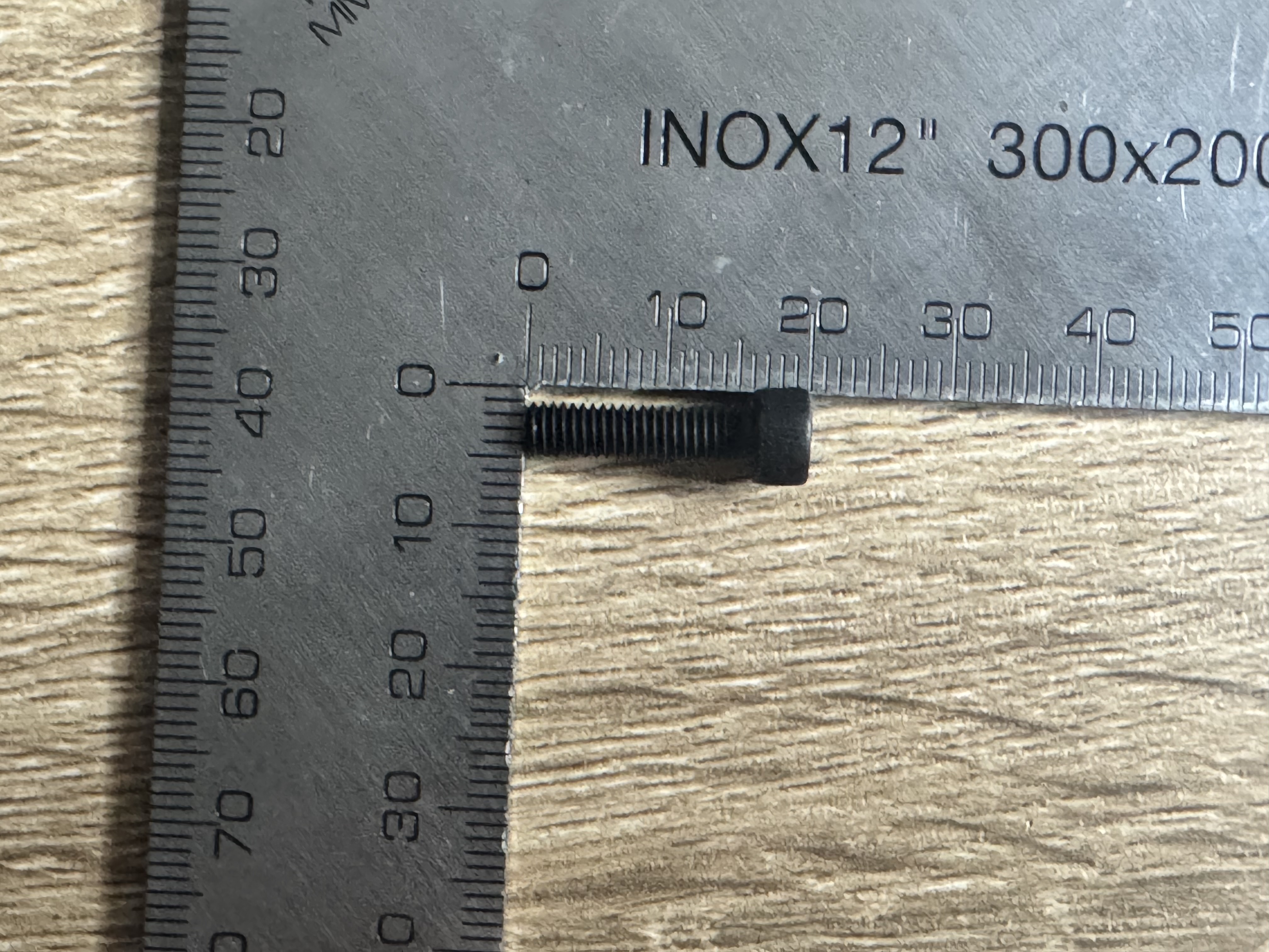 สกรูหัวจมรมดำ M4x15 ความยาวเกลียว 15 mm (ชุด 10 ตัว)