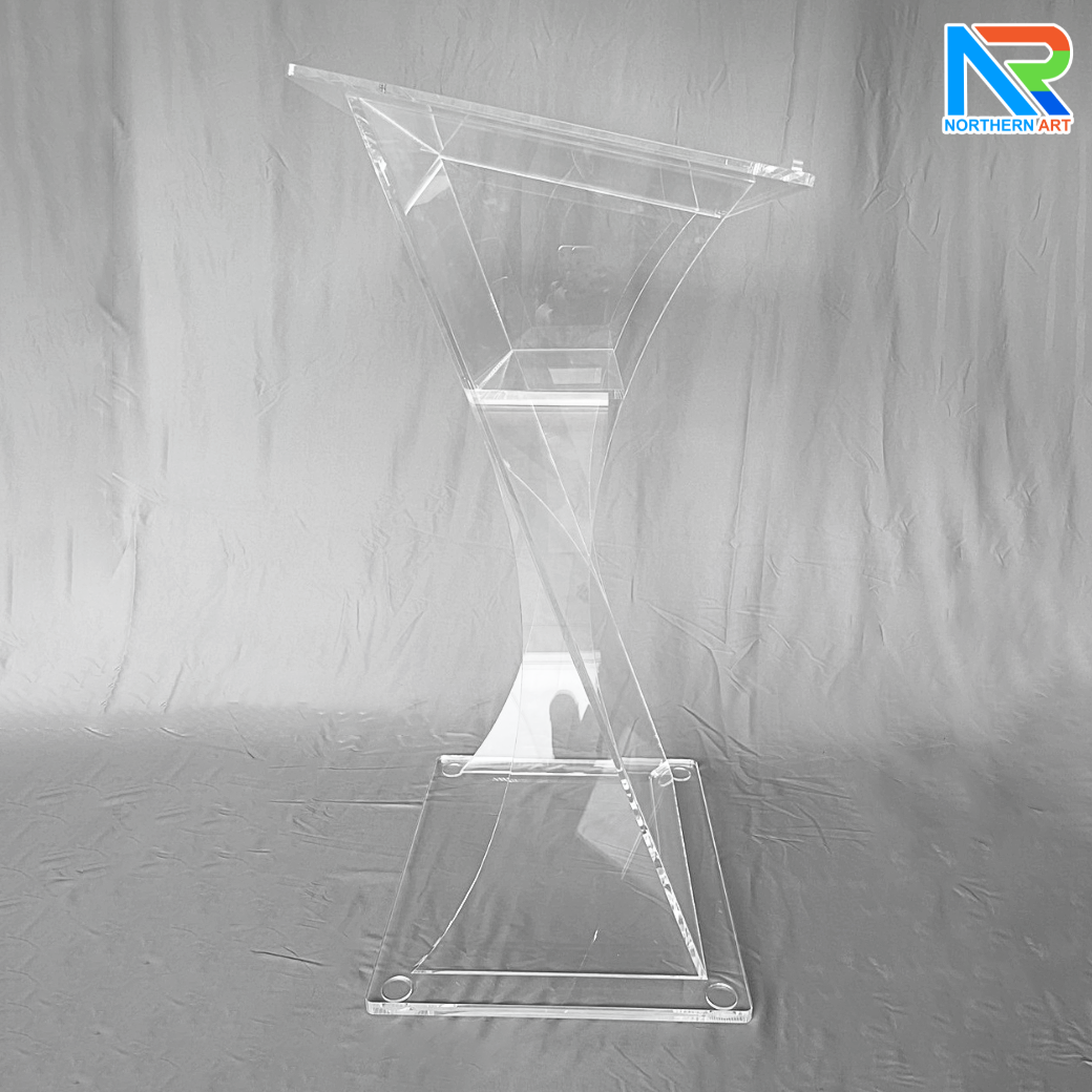 โพเดียม อะคริลิคใส ขนาด(W)60 x (L)50 x (H)110 cm. TOP เอียงพร้อมกันตก วัสดุอะคริลิคใส หนา 10 มม.
