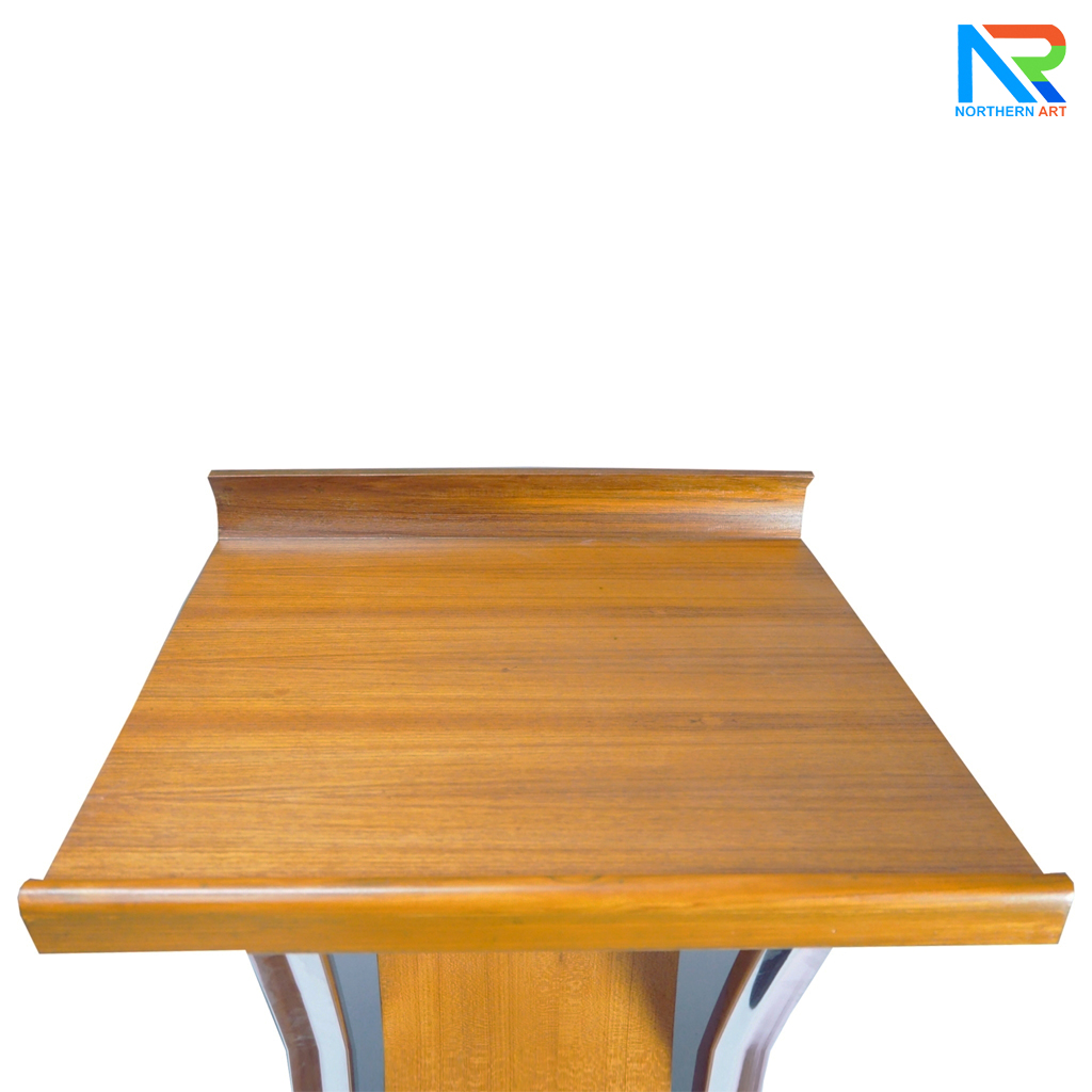 โพเดียมไม้ สีสัก ตกแต่งสแตนเลสเกรด304 ขนาด (W) 55 x (L) 50 x (H) 120 cm.