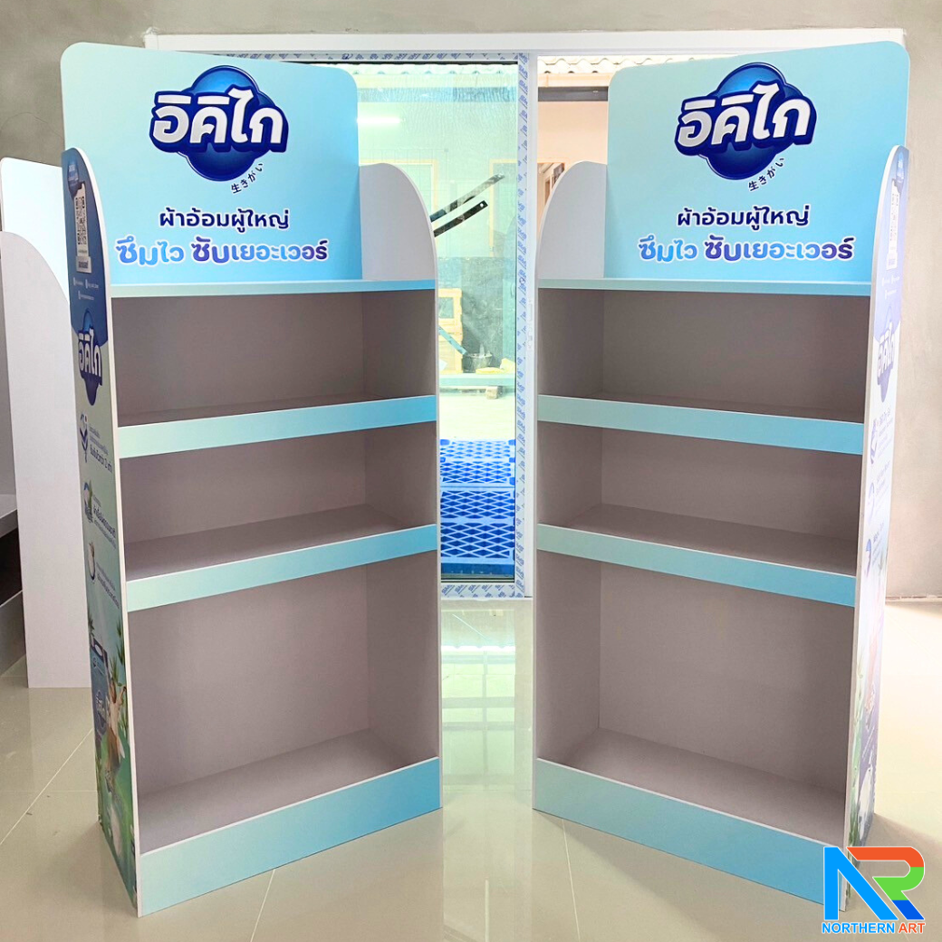 ชั้นวางสินค้าพลาสวูด 4 ชั้น ขนาด(W)45 x (D)35 x (H)135 ซม.พร้อมงานพิมพ์ พลาสวูดหนา 8 มม. สั่งผลิตตามแบบ