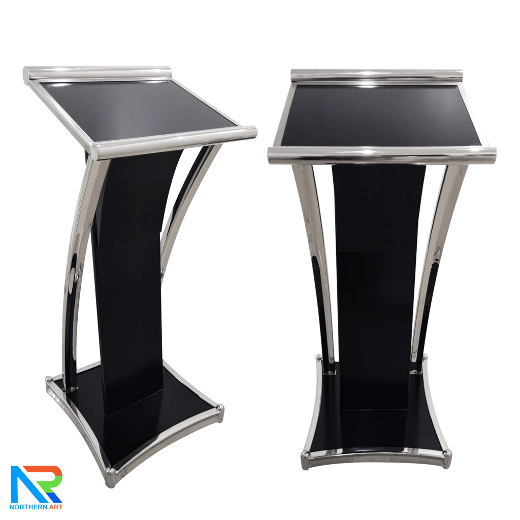 โพเดียมไม้สีดำ ตกแต่งสแตนเลส เกรด304 ขนาด (W) 47 x (D) 44 x (H)120 cm.