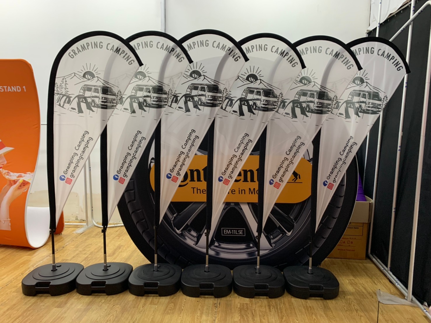 ธงชายหาด รุ่น 2IN 1 ขนาด XL แบบหยดน้ำ ความสูง 455 cm. (เมื่อประกอบเสาและผ้าแล้ว) ถอดประกอบได้ พร้อมกระเป๋า 1 ใบ