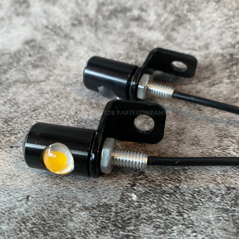 ไฟเลี้ยวตาแมว ไฟออก 2 ด้าน (No.6) พร้อมขาจับ