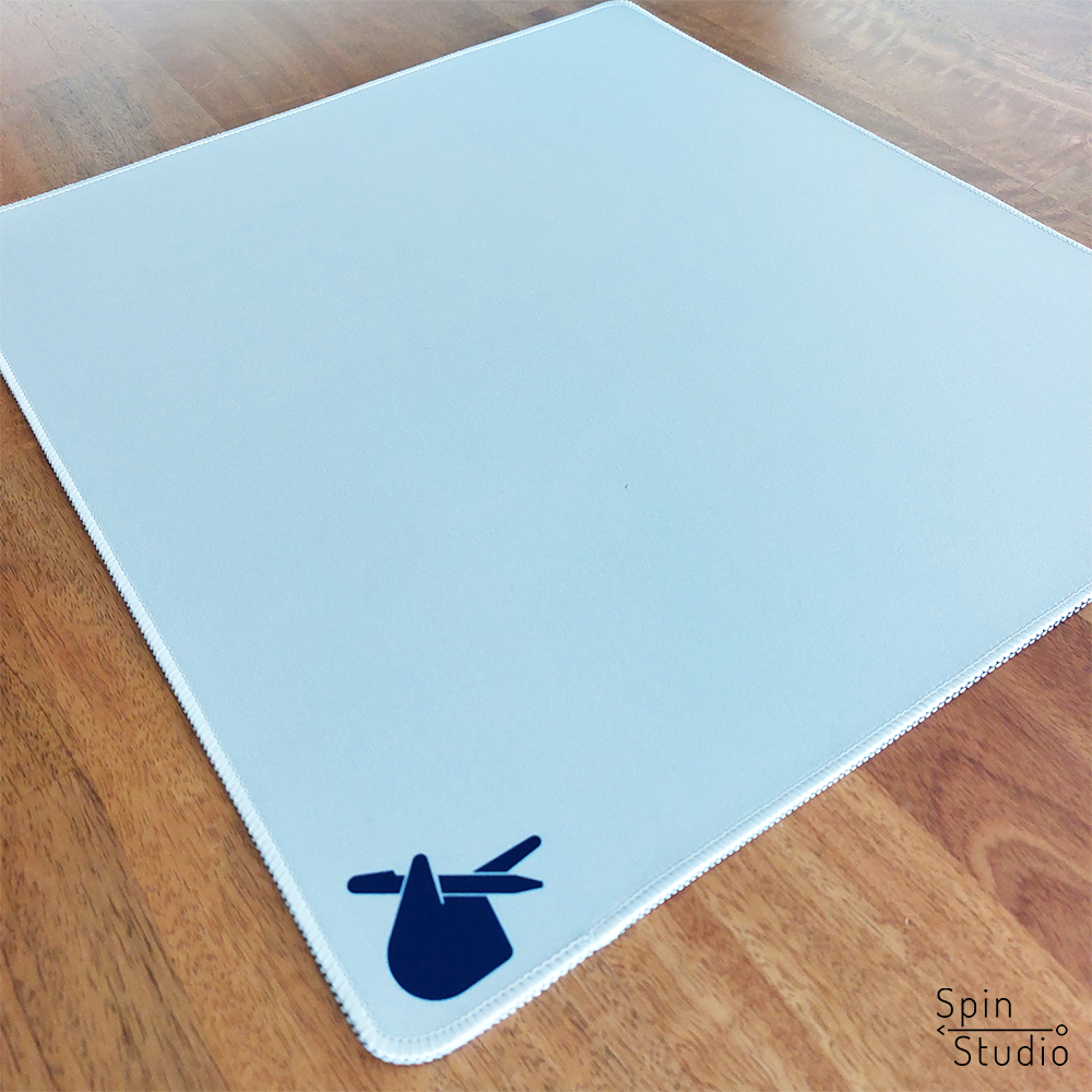 แผ่นรองเมาส์ รองเป็นพื้นหลังคลิปควงปากกา ขนาด 40x45 cm²