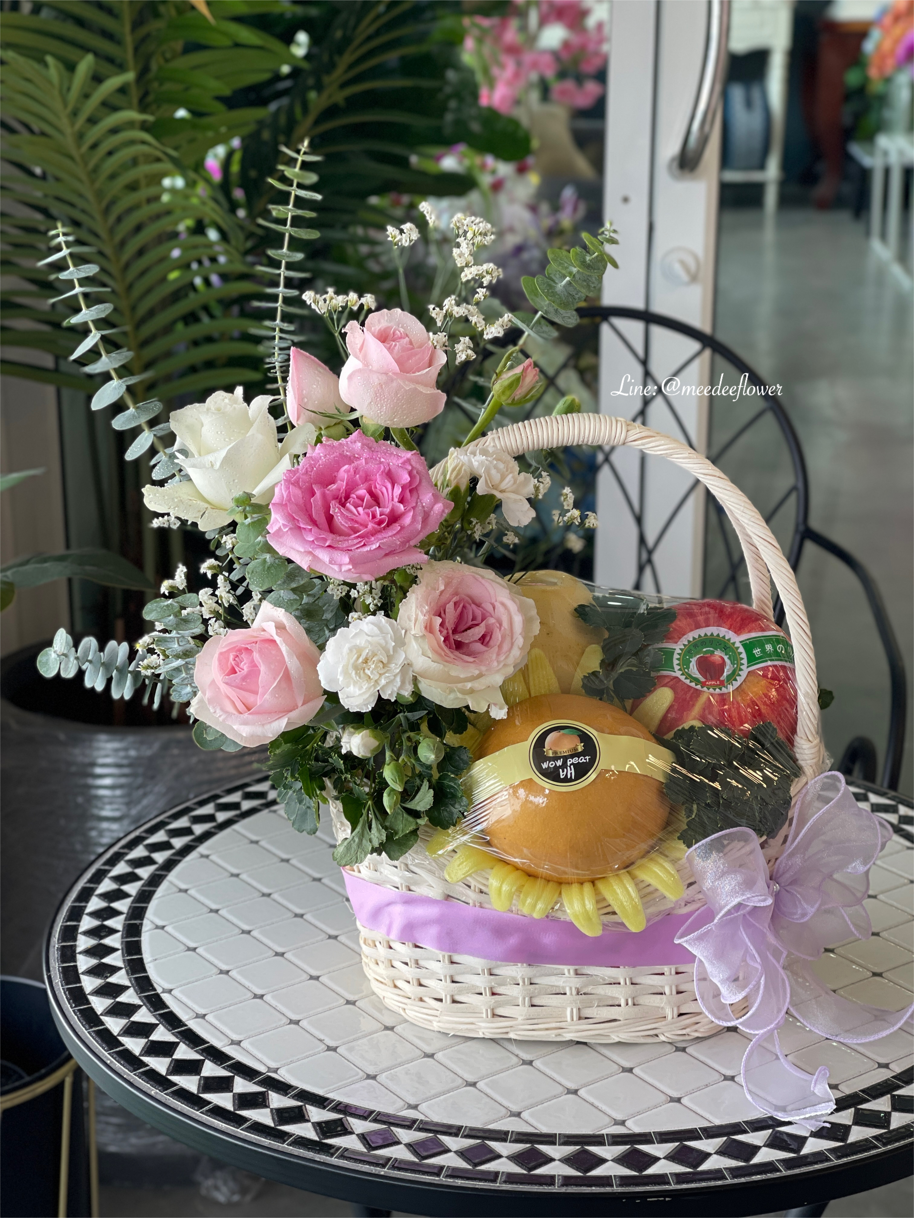 กระเช้าผลไม้ delivery กระเช้าผลไม้ดอกไม้ กระเช้าผลไม้นอกนำเข้า กระเช้าผลไม้ premuim