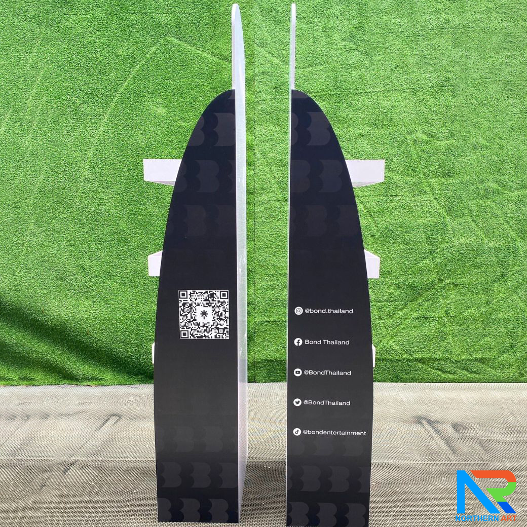 ชั้นวางสินค้าพลาสวูด 4 ชั้น ขนาด (W)44 x (D)25 x (H)150 ซม. พร้อมงานพิมพ์ พลาสวูดหนา 8 มม.