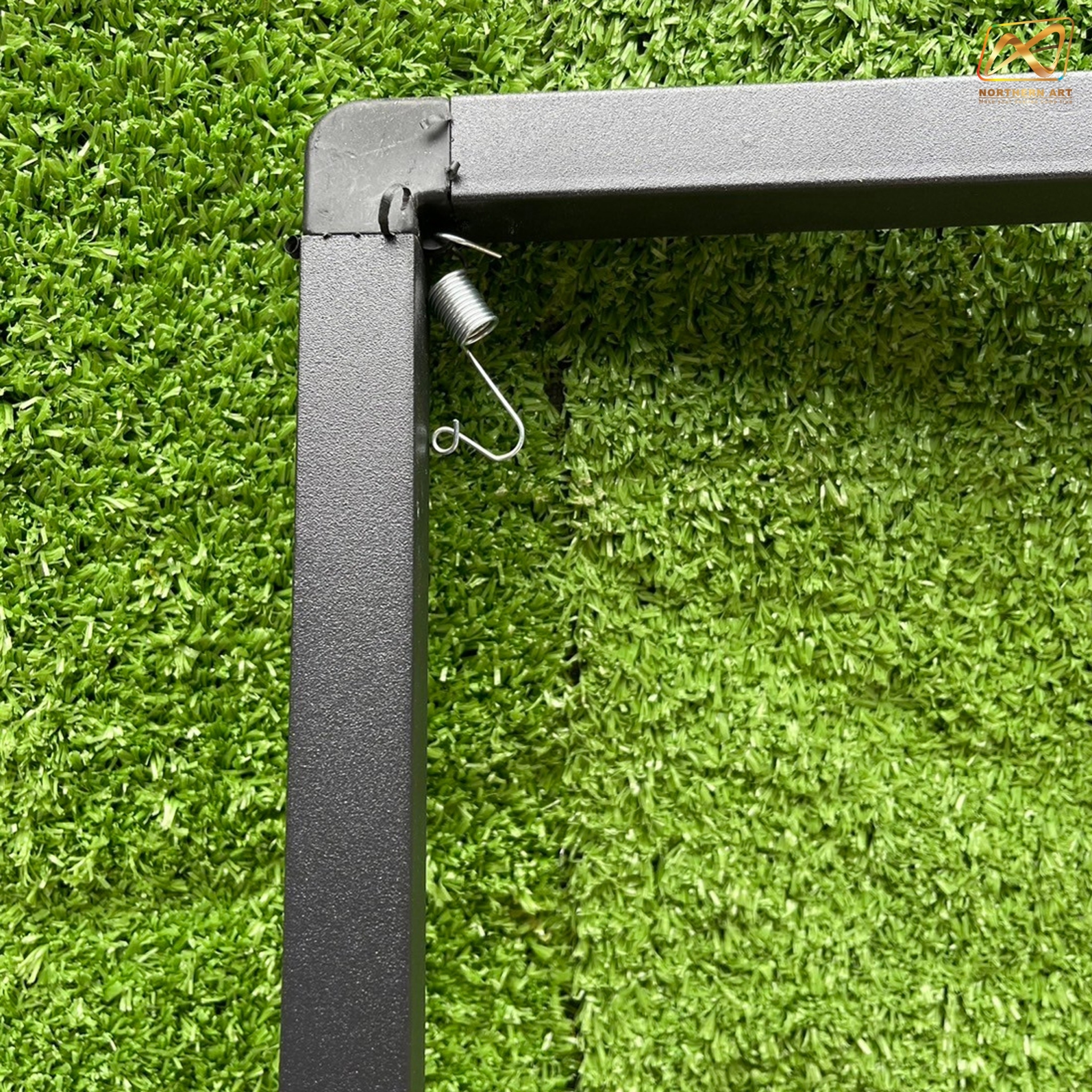 ป้ายตั้งพื้น รุ่นแขวน แบบ 2 เฟรม ฐานพลาสติกขึ้นรูป ขนาด 100x200 ซม. โครงเหล็กสีดำพร้อมขอแขวน 4 มุม ถอดประกอบได้ เคลื่อนย้ายสะดวก