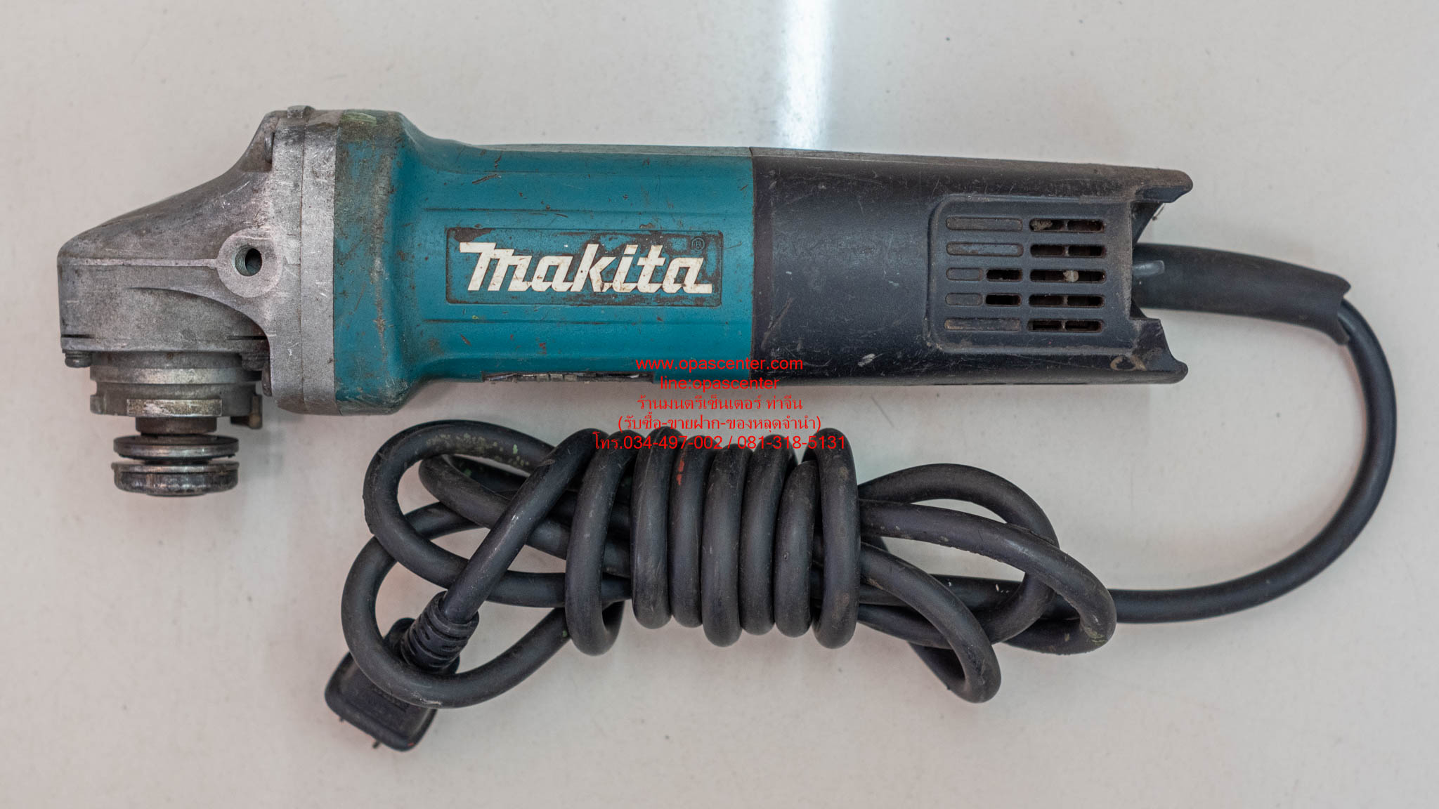 เครื่องเจียร์ มากีต้าร์ MAKITA 4 นิ้ว 840 วัตต์ รุ่น 9556HP ความเร็วรอบ 11,000 รอบ/นาที ของแท้ มือสอง สภาพดี