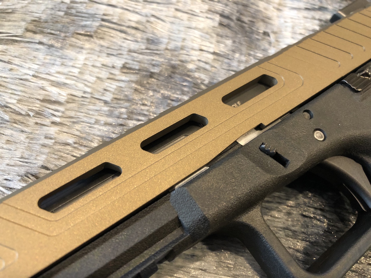 [ปืนฝากขายมือสอง] Lonewolf 9มม มิติเทียบเท่า Glock34 ออกแบบใหม่ทั้งหมดโดยสำนักแต่ง Lonewolf สวยงามตามท้องเรื่อง !!!!!