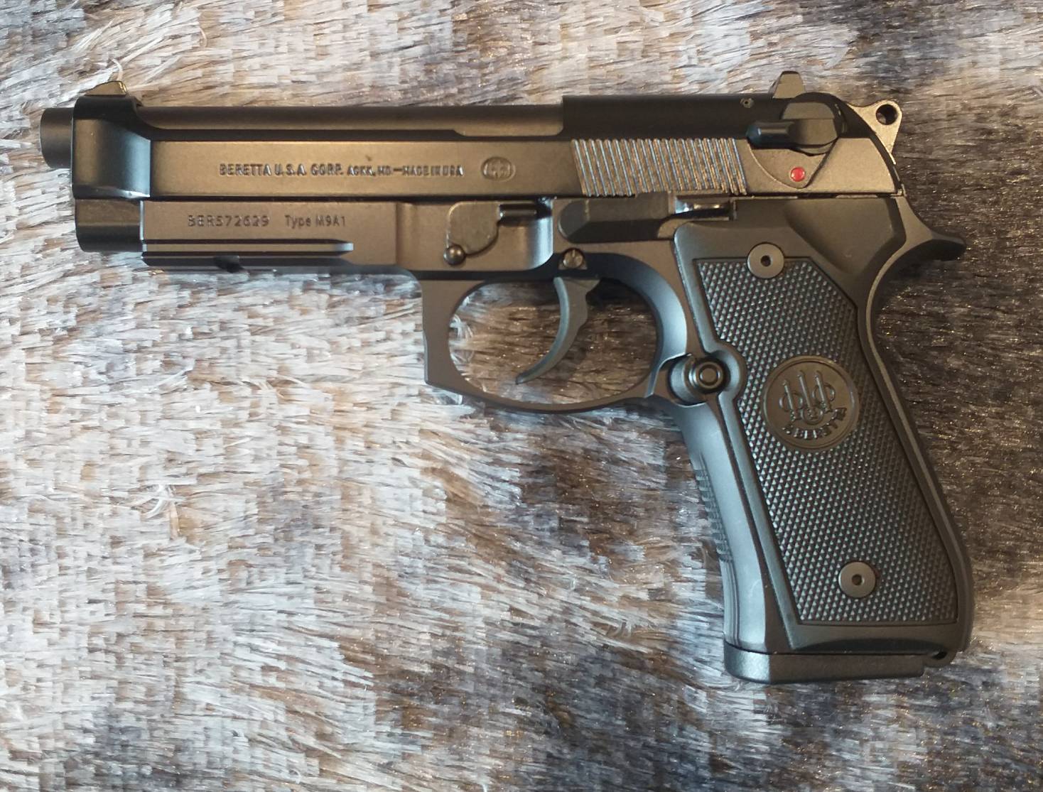 [ปืนฝากขายมือสอง] Beretta M9A1 สภาพดีสวยๆ ดำดุเดิมๆ เจ้าของดูแลดี น้ำมันถึงดูแลถึง **รับประกันเช่นเดิมเอกสารและตัวปืน**