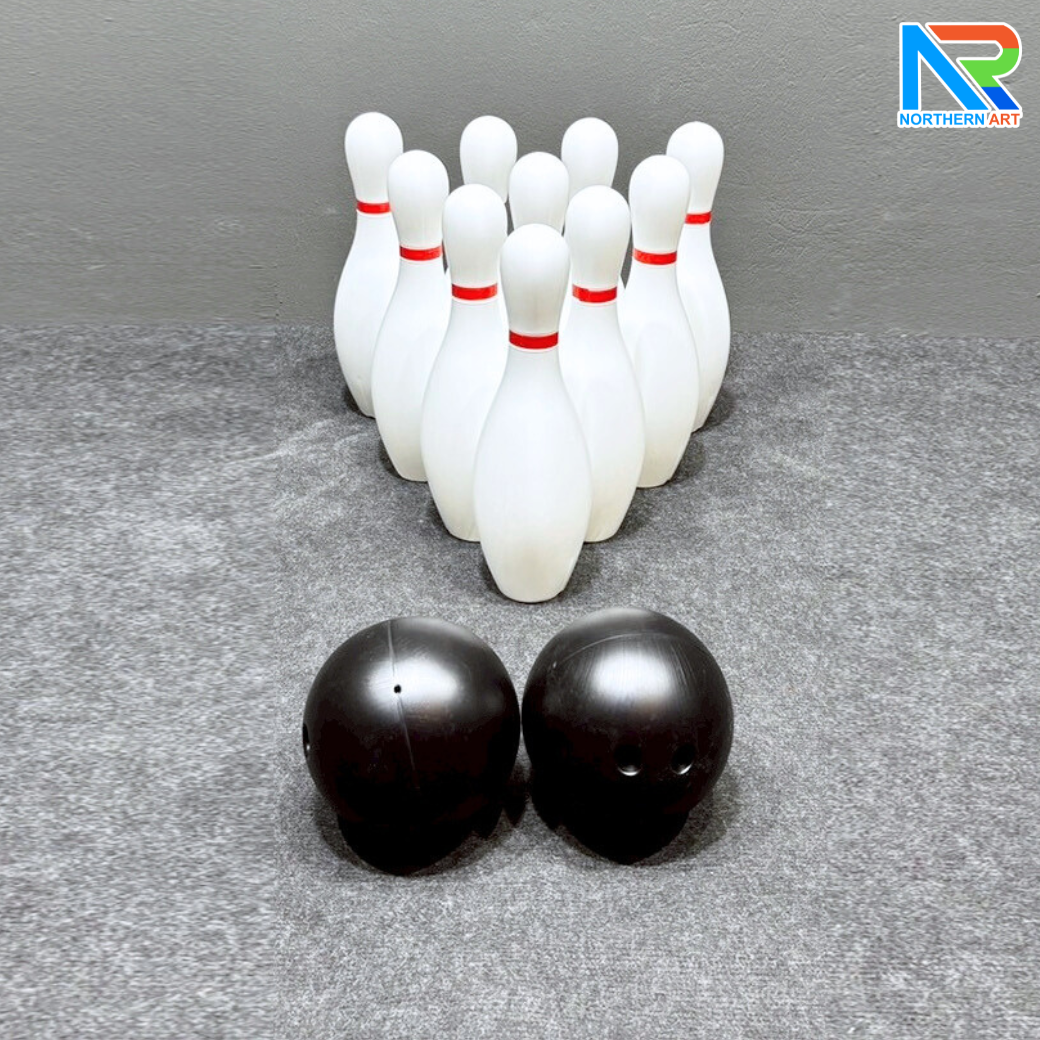พินโบว์ลิ่ง สีขาว ขนาดพินสูง 38 ซม. 1 SET มี PIN 10 ชิ้น พร้อมลูกบอลสีดำ 2 ลูก