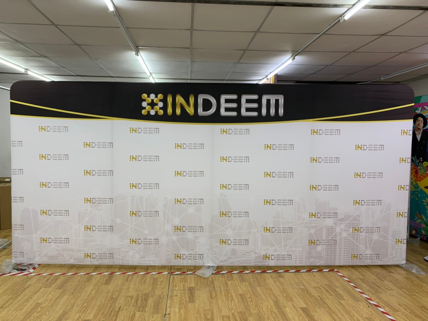 แบคดรอบผ้า Fabric Backdrop รุ่นตรง ขนาด 594 x 226 cm. โครงอะลูมิเนียมถอดประกอบได้ แถมกระเป๋า ฟรี!