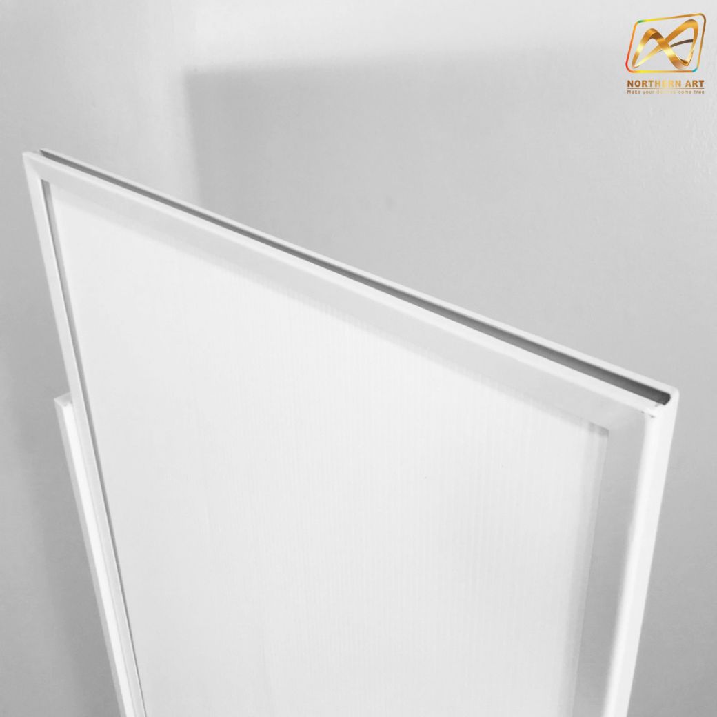 ป้ายตั้งพื้นเหล็ก กรอบคู่ สีขาว มีล้อ (W) 58 × (L) 73 x (H) 160 cm. สอดงานด้านบน โชว์ภาพ2ด้าน ถอดประกอบได้