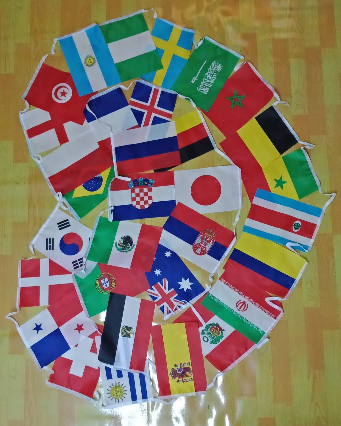 ธงราวบอลโลก 2018 ธงเย็บติดราวพร้อมแขวน (ขนาดธง 15*20ซม.)สำหรับตกแต่งหน้าร้าน