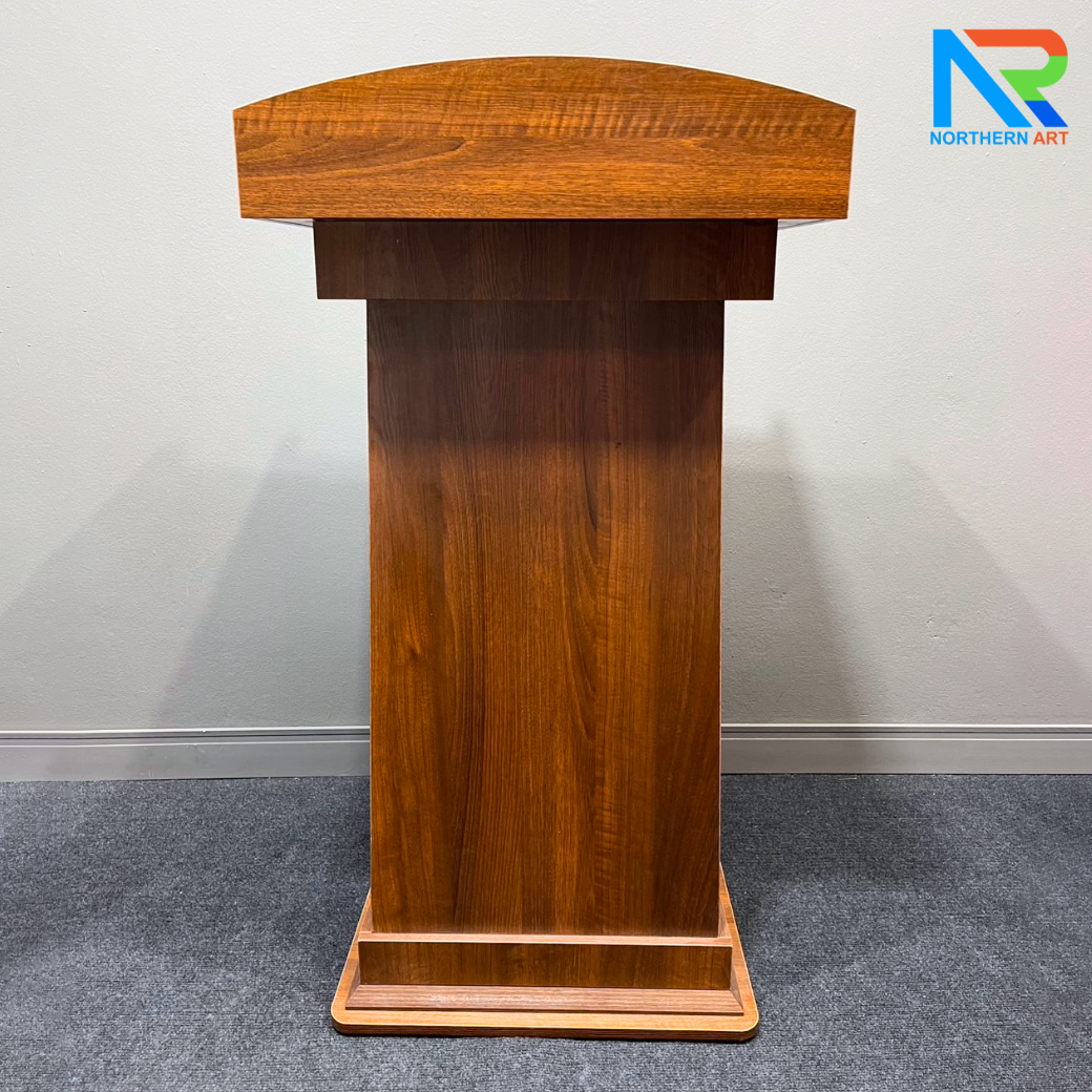 โพเดียมไม้ ลายไม้สีสัก ขนาด (W)60 x (D)50 x (H)110 cm. พร้อมชั้นวางของ