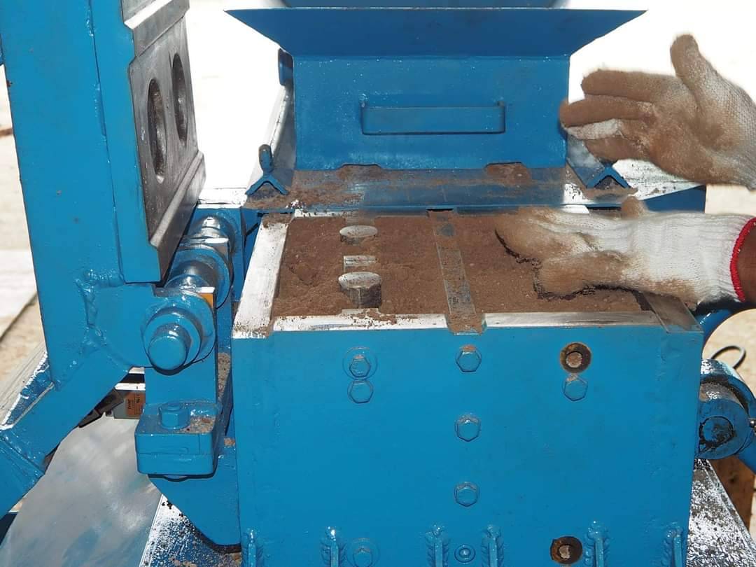 เครื่องอัดอิฐบล็อกประสาน(ไฮดรอลิค)