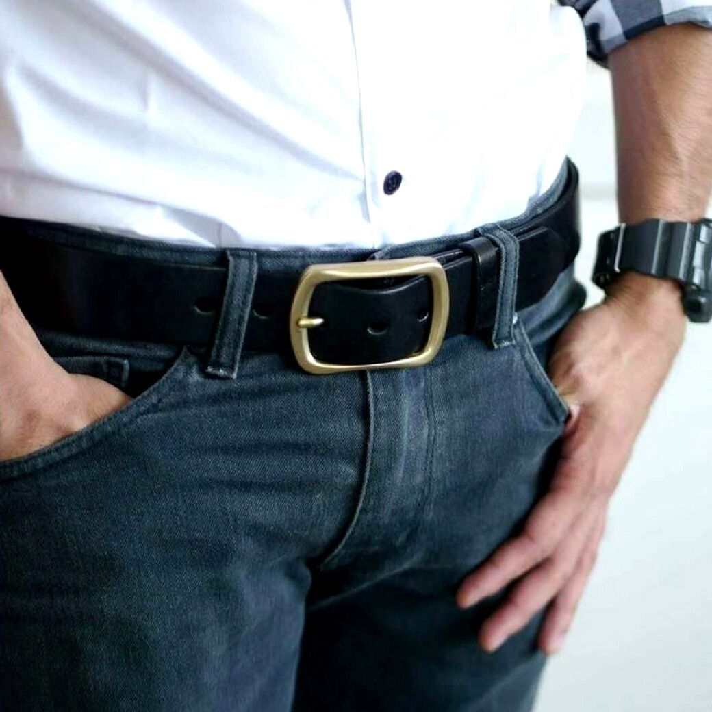 เข็มขัดผู้ชาย เข็มขัดหนังแท้ (หัวทองเหลืองแท้ 100 %) พร้อมเจาะรูเข็มขัดให้ฟรี