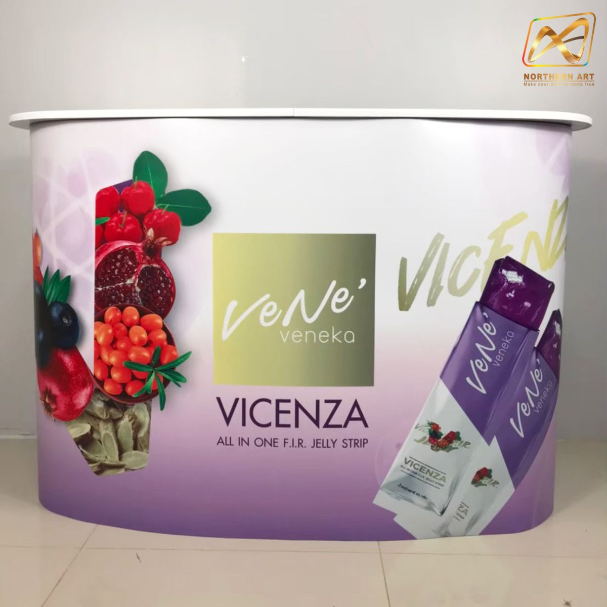 เคาน์เตอร์สำเร็จรูป รุ่นโค้ง TOPสีขาว มีช้นวาง ขนาด (W)133 x (D)39 x (H) 90 cm.โครงอะลูมิเนียม พับเก็บได้ เคลื่อนย้ายสะดวก