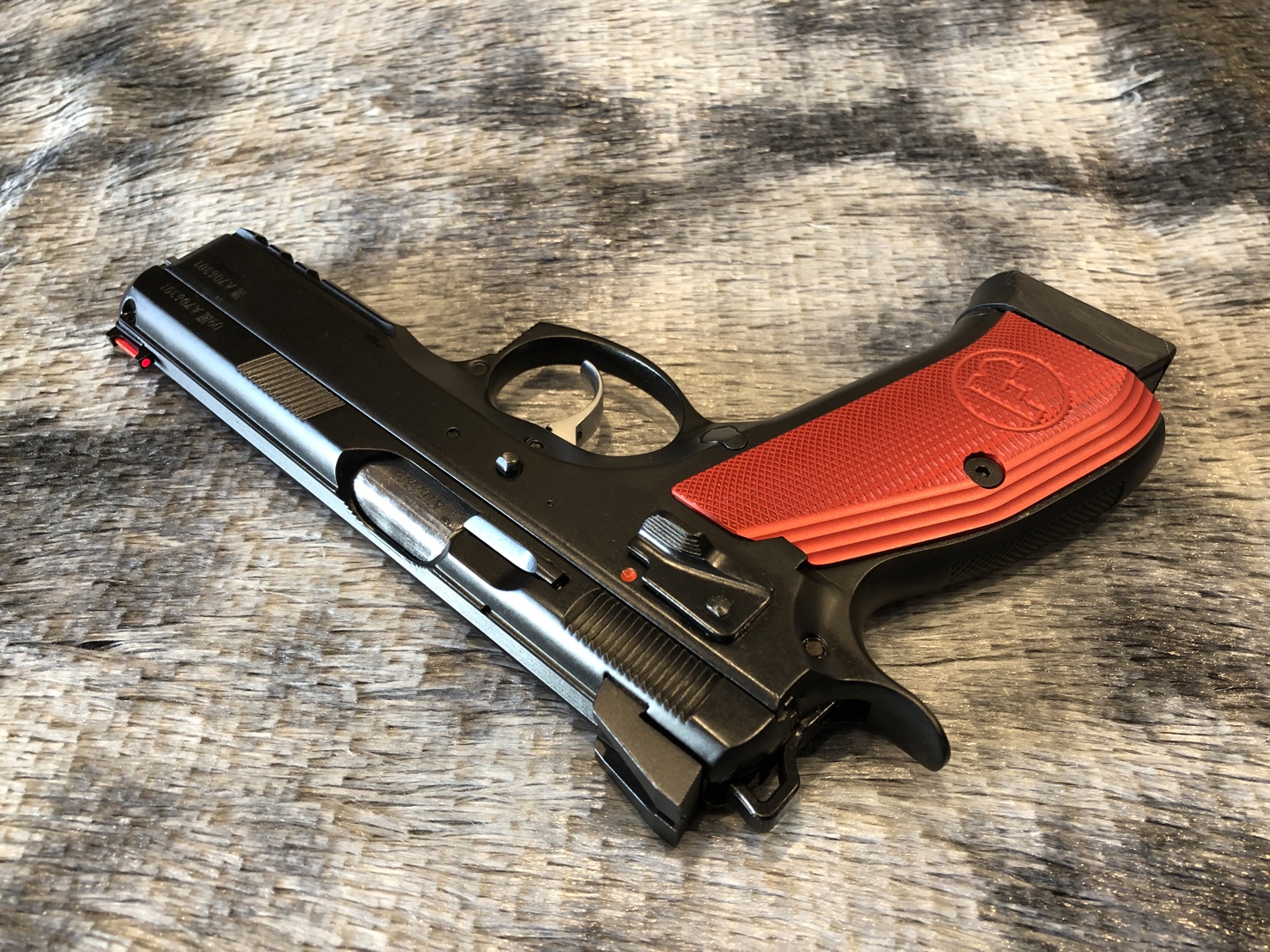 [ปืนฝากขายมือสอง] CZ Shadow 1 SP01 ขนาด9มม ประกับแดงแรงบรรเทิงแน่นอน ไกดี ระบบดี เกลียวคมกริ่ป สภาพดี น้ำมันถึง ดูแลถึง จบ!!