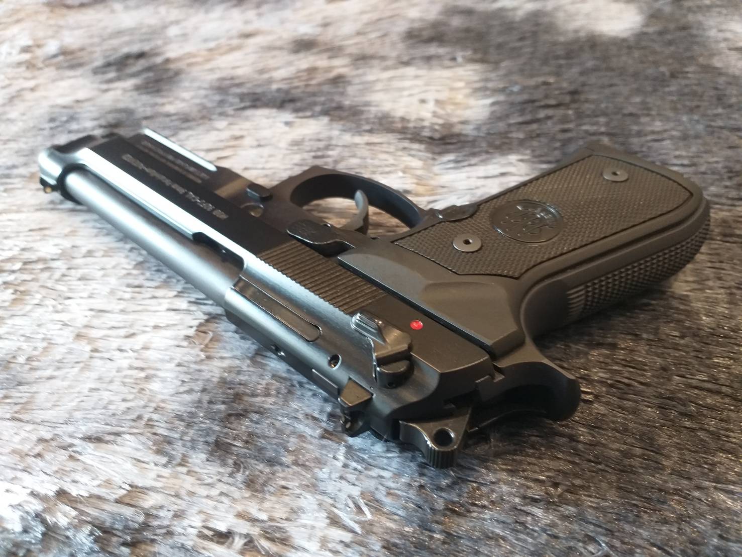 [ปืนฝากขายมือสอง] Beretta M9A1 สภาพดีสวยๆ ดำดุเดิมๆ เจ้าของดูแลดี น้ำมันถึงดูแลถึง **รับประกันเช่นเดิมเอกสารและตัวปืน**