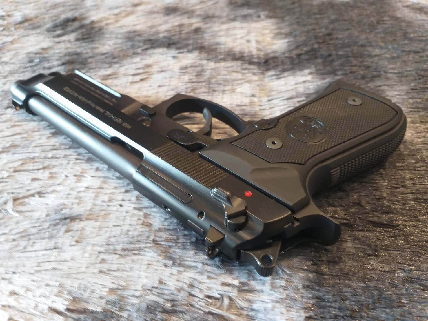 [ปืนฝากขายมือสอง] Beretta M9A1 สภาพดีสวยๆ ดำดุเดิมๆ เจ้าของดูแลดี น้ำมันถึงดูแลถึง **รับประกันเช่นเดิมเอกสารและตัวปืน**