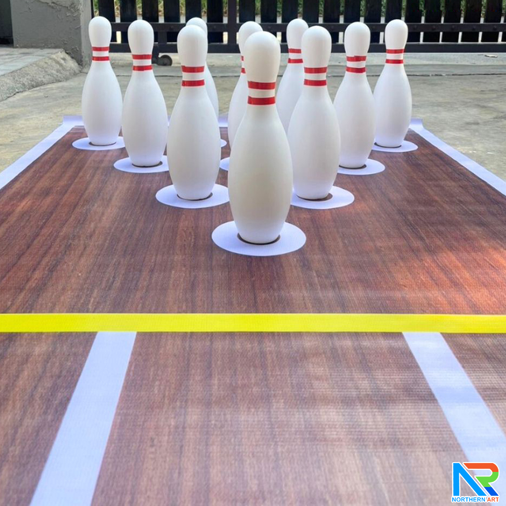 เกมส์โยนโบว์ลิ่งพร้อมผ้าใบ ขนาดโบว์ลิ่ง สูง 30 ซม. ขนาดผ้าใบ (W)100 x (L)497 cm. พร้อมพิน 10 อันและ ลูกบอลสีดำ 2 ลูก