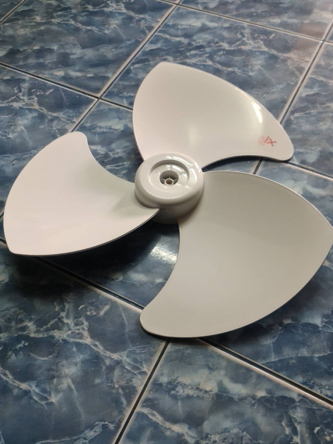 0000800 ใบพัดลม 18 นิ้ว มิตซู ขาวขุ่น พลาสติกเหนียว ทนทาน Mitsubishi