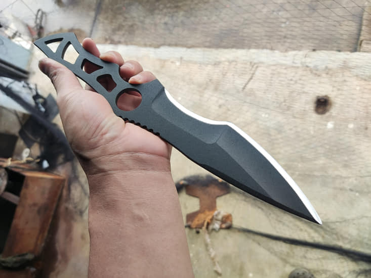 อีกัวน่า 2 อีกัวน่า ซีรีย์ ตระกูลมีดขว้าง มี 3 แบบ 1-3